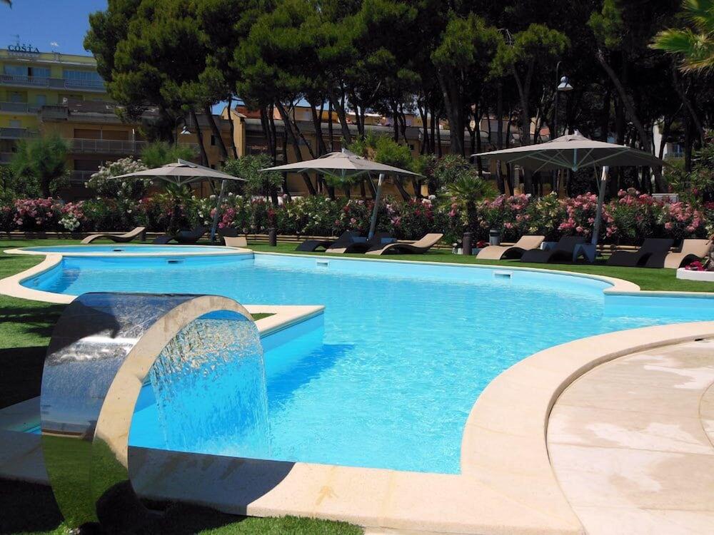 Hotel Astor Alba Adriatica Exterior foto