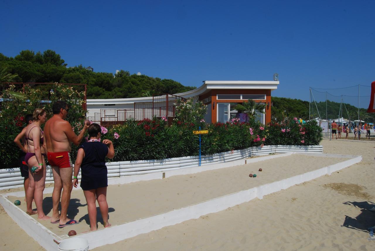 Hotel Astor Alba Adriatica Exterior foto